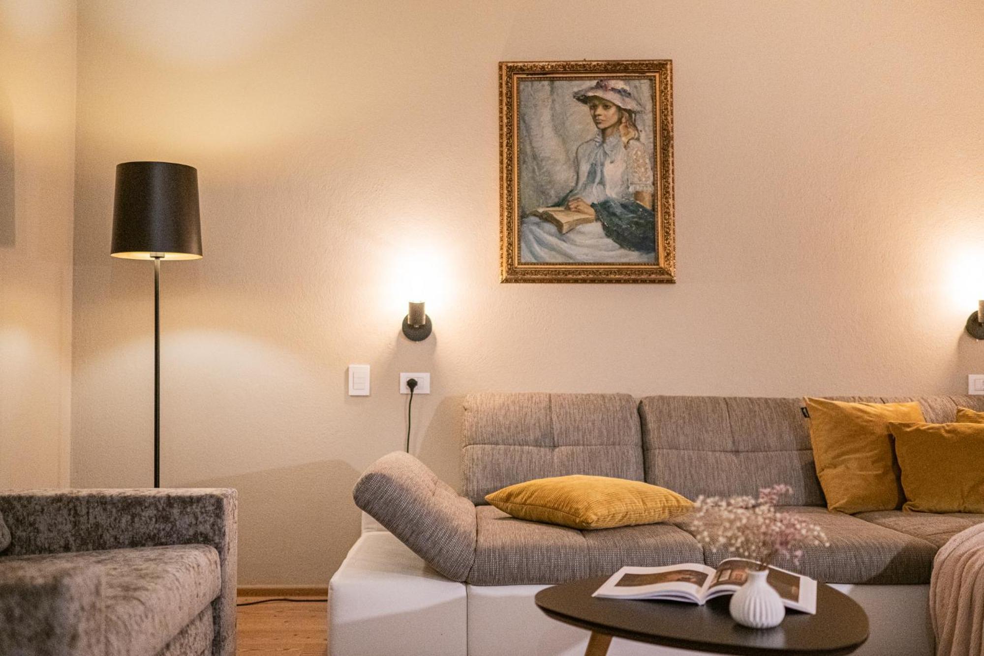 Myloisl Apartments ลูตาโก ภายนอก รูปภาพ